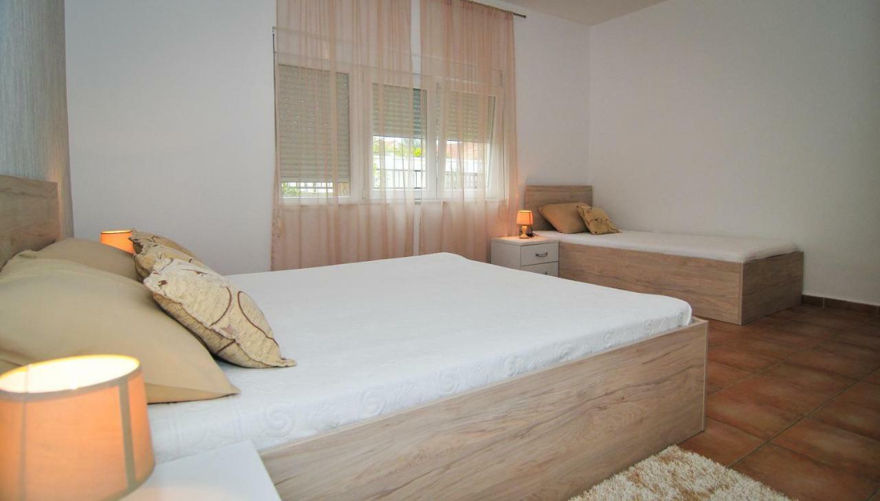 Apartments Pean Tivat Extérieur photo
